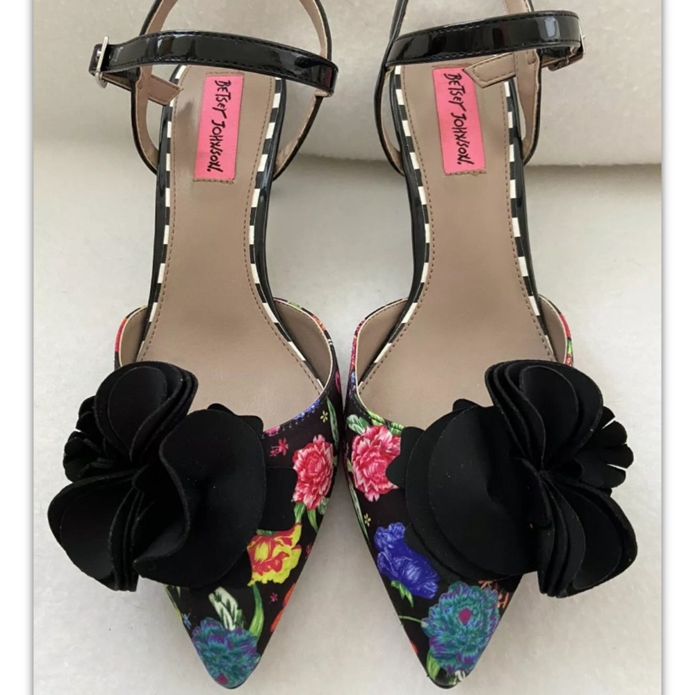 New Betsey Johnson Womens shoes heels pumps sling back floral w big bow 8.5
